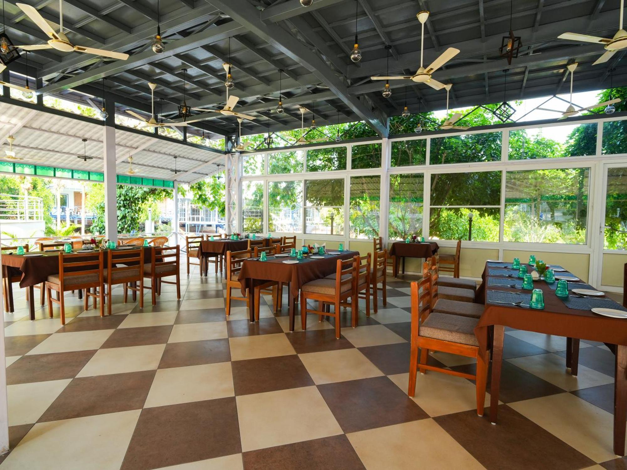 Mgm Whispering Wind'S Yelagiri Hotel Exterior photo